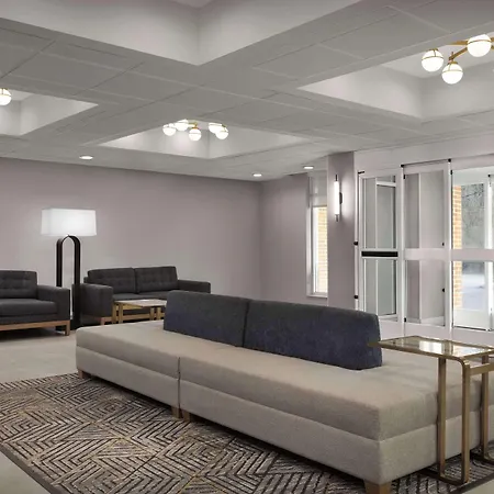 Homewood Airport Hotel 3*