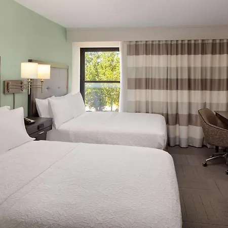 Hotel Hampton & Nashville-airport 3*