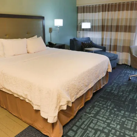 Hampton & Nashville-airport 3*
