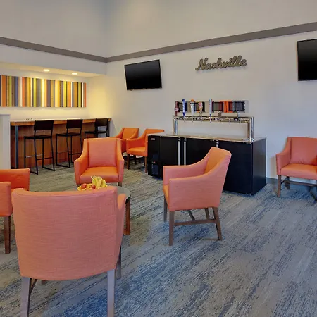 Hotel Express Airport By Ihg 3*