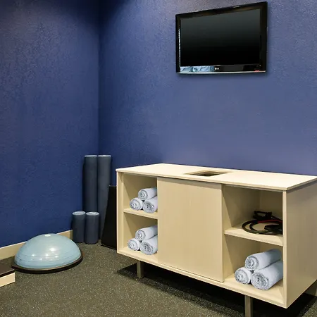Express Airport By Ihg Hotel Nashville