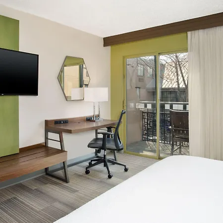 Hotel Express Airport By Ihg