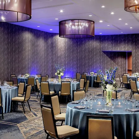 Doubletree By Hilton Downtown Hotel 4*