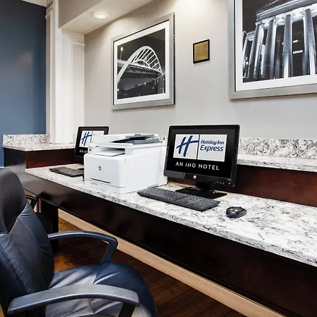 Hotel Express Nashville-downtown - Broadway By Ihg