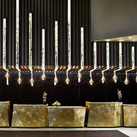 Renaissance Hotel 5*