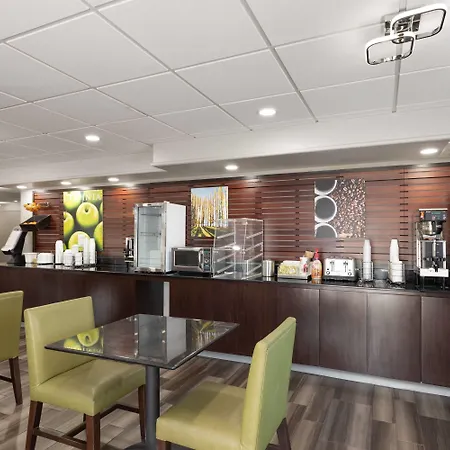 La Quinta By Wyndham South Hotel