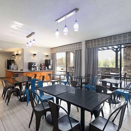Hotel Baymont By Wyndham Airport Nashville