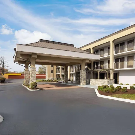 Hotel Baymont By Wyndham Airport