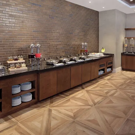 Airport Marriott 4*