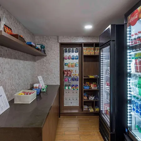 Hotel Comfort & Downtown - Stadium 4*
