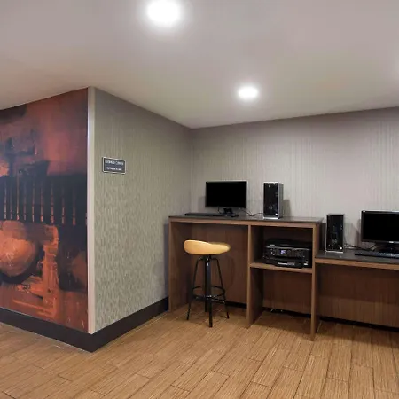 Comfort & Downtown - Stadium Hotel