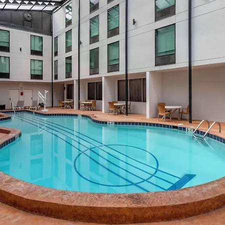 Comfort & Downtown - Stadium Hotel