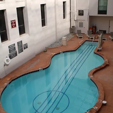 Comfort & Downtown - Stadium Hotel