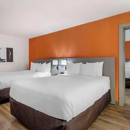 Comfort & Downtown - Stadium Hotel Nashville