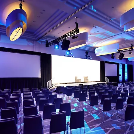 Sheraton Grand Downtown Hotel 4*