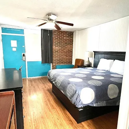 Rodeway Inn- Airport - Downtown - Mexican Restaurant On Site Inn 3*
