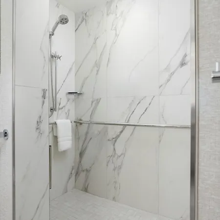 Hotel Loews At Vanderbilt Plaza 5*