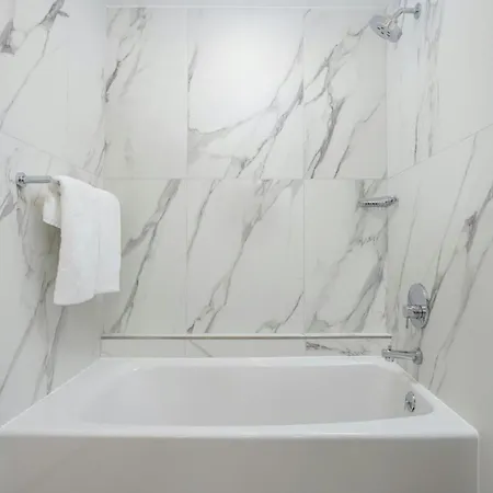 Loews At Vanderbilt Plaza 5*