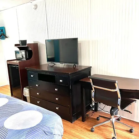 Rodeway Inn- Airport - Downtown - Mexican Restaurant On Site Nashville
