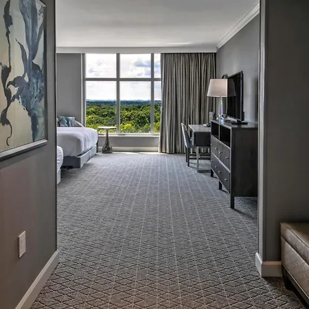 Hotel Hilton Hills 4*