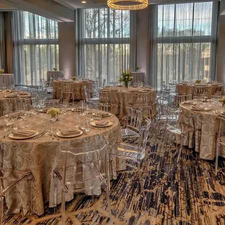 Hotel Hilton Hills