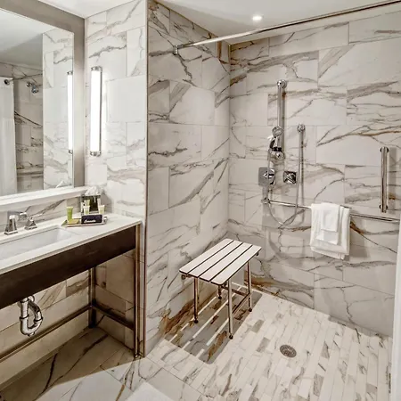 Hilton Hills 4*