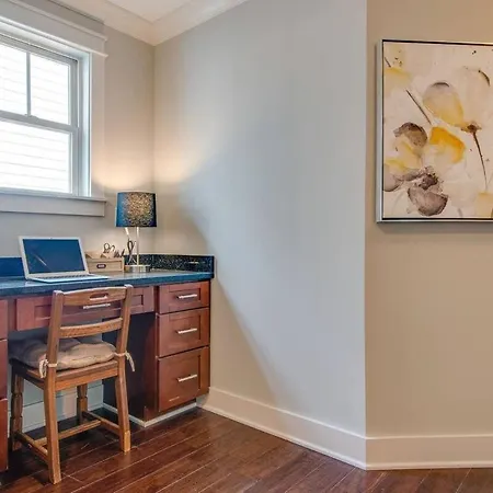 Modern 3 King Belmont Retreat With 2 Living Walk To Belmont & Vanderbilt Near Music Row The Gulch & 12th South 2 Miles To Broadway Large Dining Table Smart Tvs Parking 24 Hr Hospitality