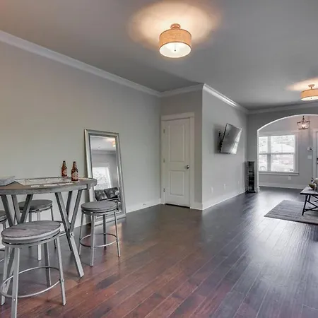 Holiday home Spacious 4 King Belmont 2 Living Walk To Belmont & Vanderbilt Large Dining Table Smart Tvs Parking 24 Hr Hospitality Near Music Row & The Gulch 2 Miles To Broadway Nashville