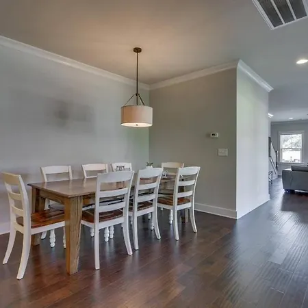 Spacious 4 King Belmont 2 Living Walk To Belmont & Vanderbilt Large Dining Table Smart Tvs Parking 24 Hr Hospitality Near Music Row & The Gulch 2 Miles To Broadway Holiday home