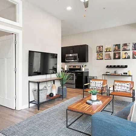 Holiday home 1st Floor & No Steps By Vanderbilt, Belmont & Food *