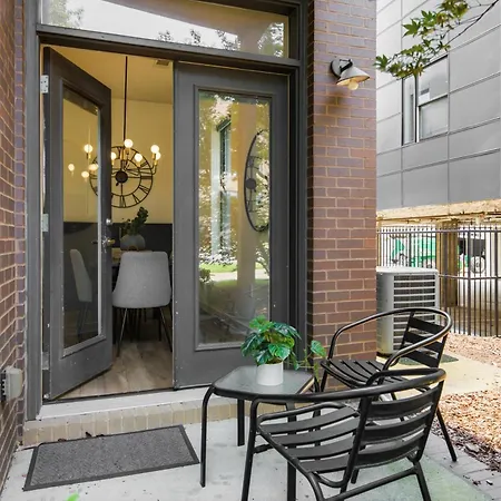 Walk To Vanderbilt And Belmont - Shuffle Board And Free Parking Holiday home *