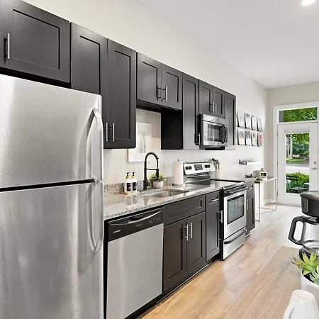 Holiday home 1st Floor & No Steps By Vanderbilt, Belmont & Food