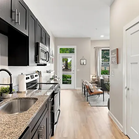 1st Floor & No Steps By Vanderbilt, Belmont & Food Nashville