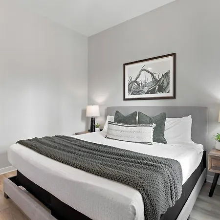 1st Floor & No Steps By Vanderbilt, Belmont & Food Nashville