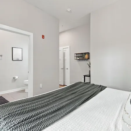 Holiday home 1st Floor & No Steps By Vanderbilt, Belmont & Food Nashville