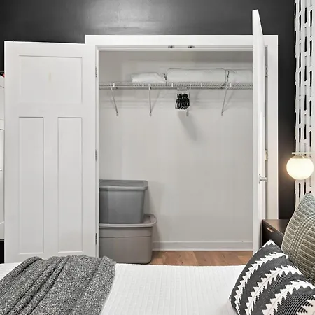 Walk To Vanderbilt And Belmont - Shuffle Board And Free Parking Holiday home Nashville