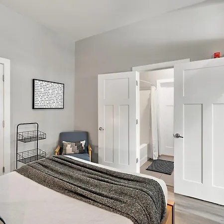 Holiday home 1st Floor & No Steps By Vanderbilt, Belmont & Food