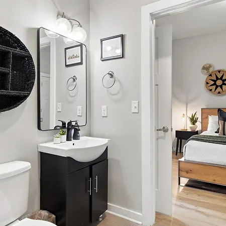 1st Floor & No Steps By Vanderbilt, Belmont & Food * Nashville