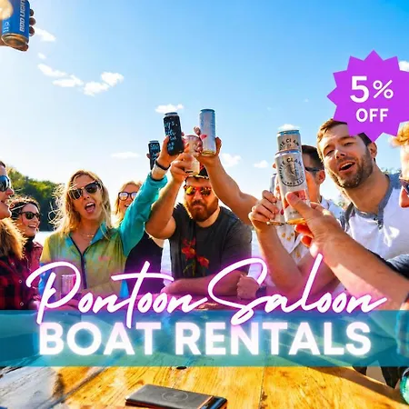 Fast 12 Beds Large Yard Free Parking Holiday home *