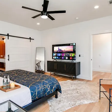 Close To The Gulch - Book Today * Nashville