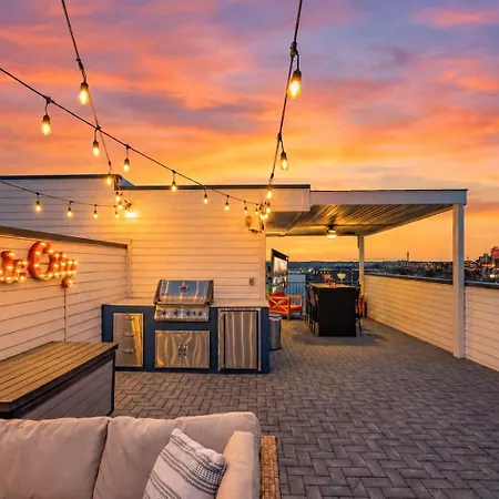 New Nashvegas Downtown Rooftop Views 13beds *