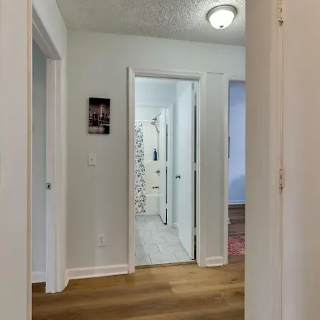 Apartment Beautiful 3 Bedroom- Free Parking 2m To Broadway