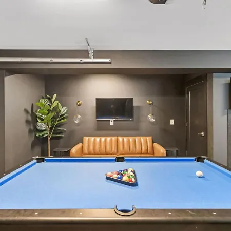 Skyline Vue 4 6 Baths Rooftop, Game Nashville