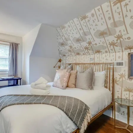 Unique And Stylish East 3 Bedroom 2.5 Bath Nashville