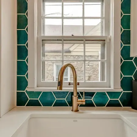 Unique And Stylish East 3 Bedroom 2.5 Bath Holiday home Nashville