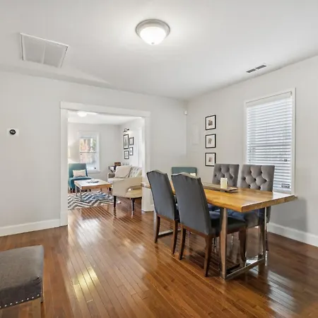 Historic Family *walk To Bars & Restaurants* Holiday home Nashville