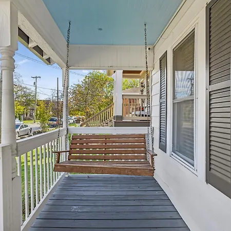 Holiday home Historic Family *walk To Bars & Restaurants*