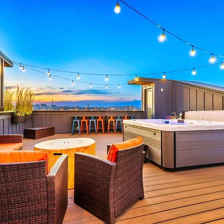 Rooftop Hot Tub Game Barrel Sauna Holiday home *