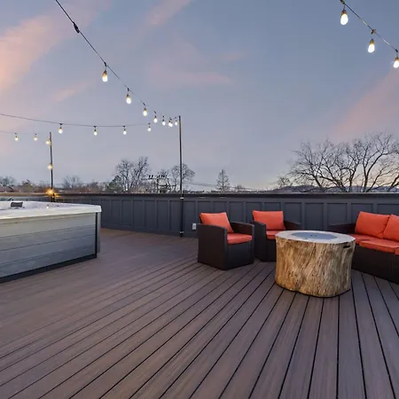 Rooftop Hot Tub Game Barrel Sauna * Nashville