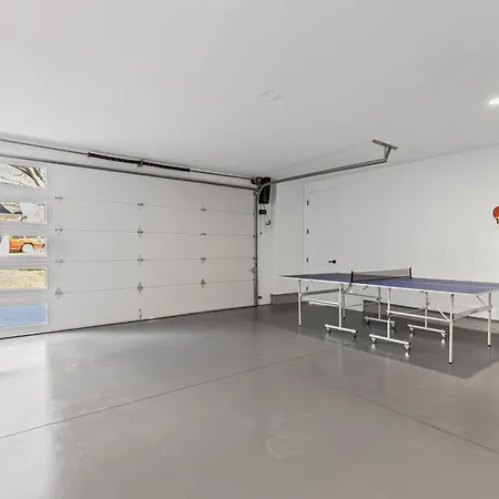 Rooftop Hot Tub Game Barrel Sauna Holiday home